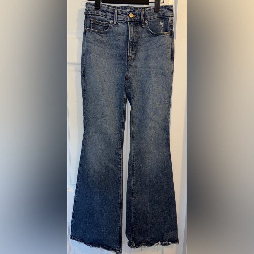 Good American Good Legs Flare. Midrise. Size: 4/27